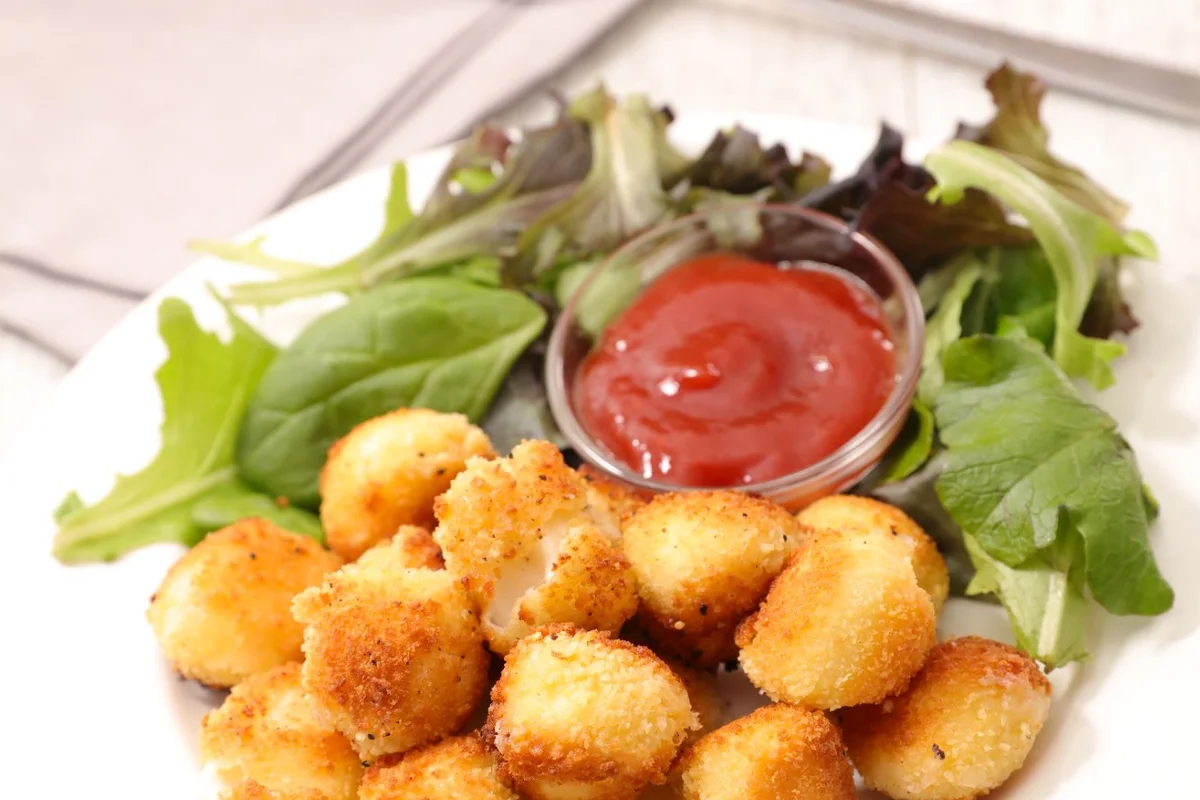 Bouchées de fromage en croûte façon poutine