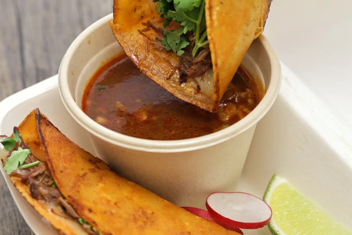 Tacos de birria réconfortants